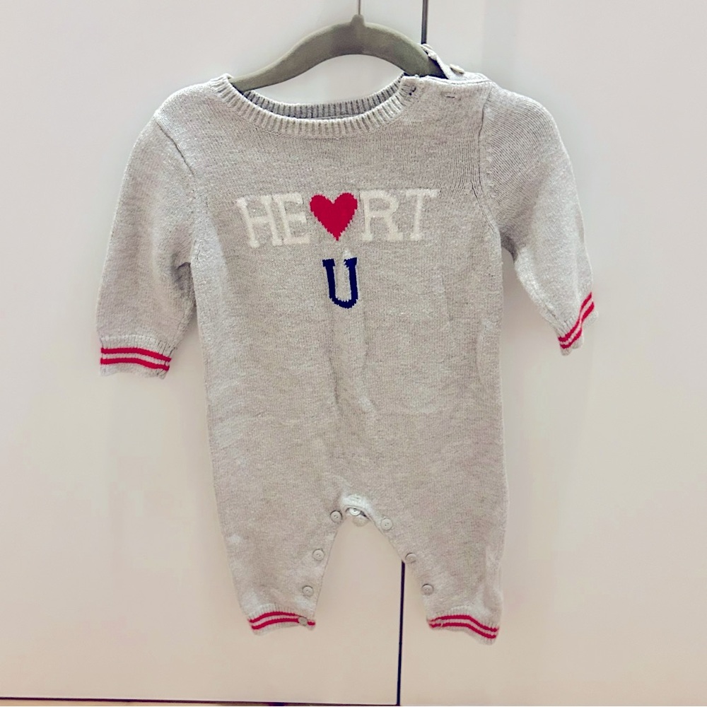 Baby Gap girl boy grey heart knit onesie romper heart valentine 6-12 months